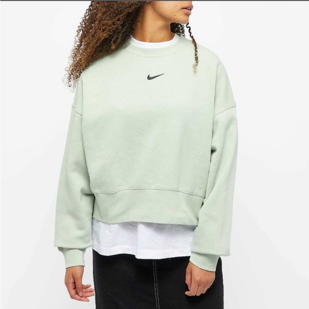 Nike Women's Oversized Fleece Crew Sweatshirt